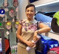 美女户外旅游照