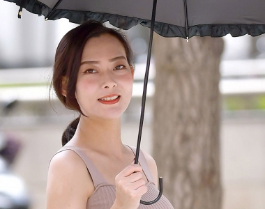 街拍浅粉色连衣裙超模身材美女写真