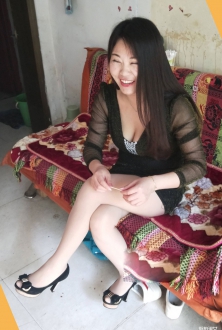 姐姐开心的笑起来，真美