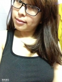 眼镜美少妇