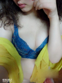 性感的蓝色内衣