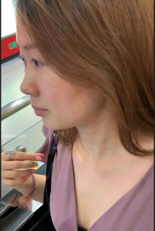 复古风格的粉色连衣裙美女