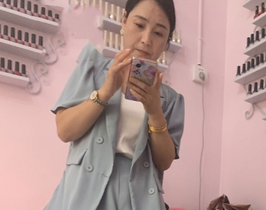 极致诱惑居家美女天蓝色短裤自拍
