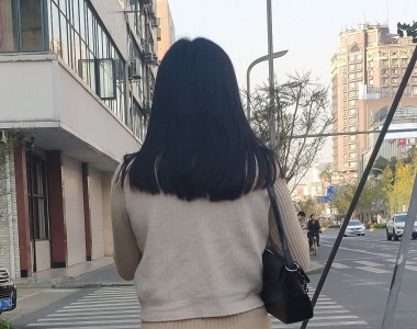 贴身的休闲长裤，喜欢这份慵懒