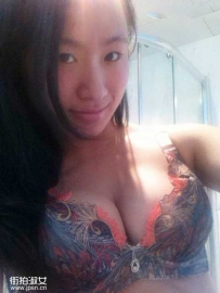 丰满性感蕾丝花边内衣