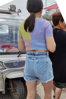 开心的淑女姐姐