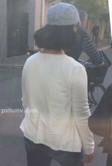 街拍时尚鸭舌帽丰满熟女