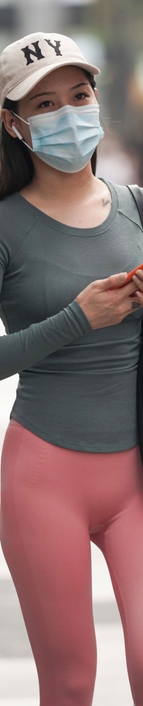 丰满性感的健身房女教练