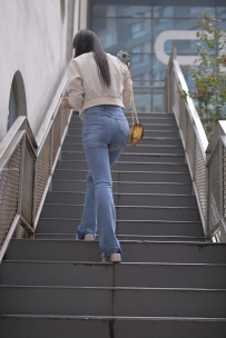 牛仔裤美女