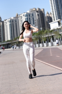 风起的日子美女写真