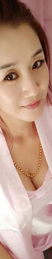 良家轻熟女的睡衣自拍，还是豹纹款最性感