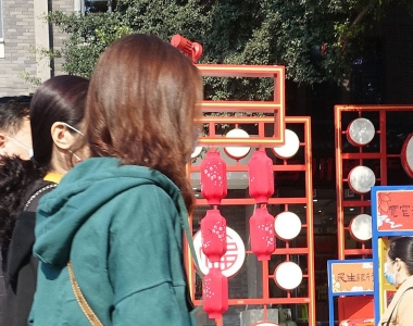 街拍牛仔裤穿搭经典款蓝色牛仔裤美女裹臀性感写真