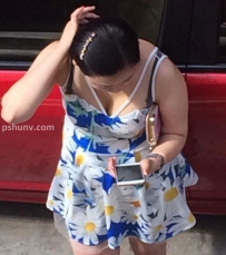 花朵连衣裙穿出花样人生