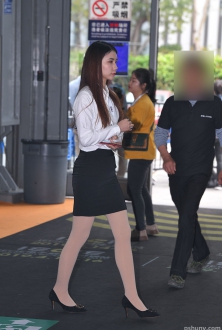 广交会现场街拍ol范的肉丝美女