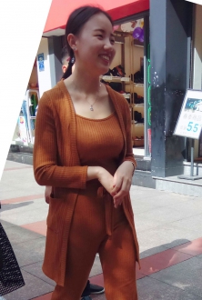 少妇微笑的样子迷人