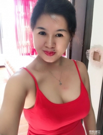 好色妖娆熟女居家吊带装，魅力诱惑