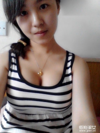 丰满少妇在家自拍