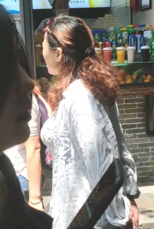 性感蕾丝镂空街拍熟女姐姐