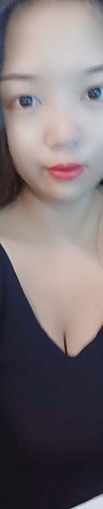 丰满美女自拍图片