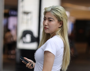 浅绿色运动短裤瑜伽训练裤紧身裤美女美臀诱惑
