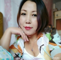 离异少妇寂寞难耐穿睡衣自拍