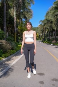 黑色瑜伽裤鲨鱼裤美女