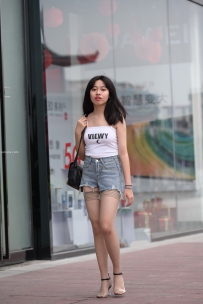 程生街拍汕上的商城美女