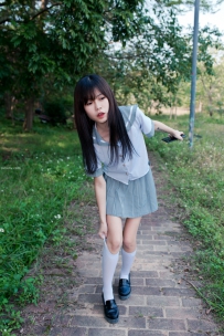 街拍日系JK绝对领域郊游少女