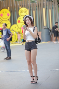 热裤美女-点亮我的心